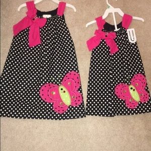 Set of 2 twin dresses size 4 & 2t